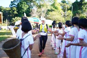 BIB: 2370
                            <button type="button" onclick="openModal(18991006)" class="btn btn-primary btn-sm float-right btn-popup" data-toggle="modal" data-target=".modal-high-quality">
                        <i class="fas fa-shopping-cart"></i> Add to Cart
                    </button>
                                            <button type="button" onclick="isThisMe(18991006, true)" class="btn btn-success btn-sm float-right btn-popup btn-isme hidden" data-toggle="tooltip" data-placement="bottom" title="นี่คือรูปของคุณใช่ไหม คลิกที่นี่เพื่อเอาเข้าอัลบั้ม">
                        <i class="fas fa-plus"></i> Add to album
                    </button>
                    <button type="button" onclick="isThisMe(18991006, false)" class="btn btn-warning btn-sm float-right btn-popup btn-isnotme hidden">
                        <i class="fas fa-ban"></i> Remove from album
                    </button>